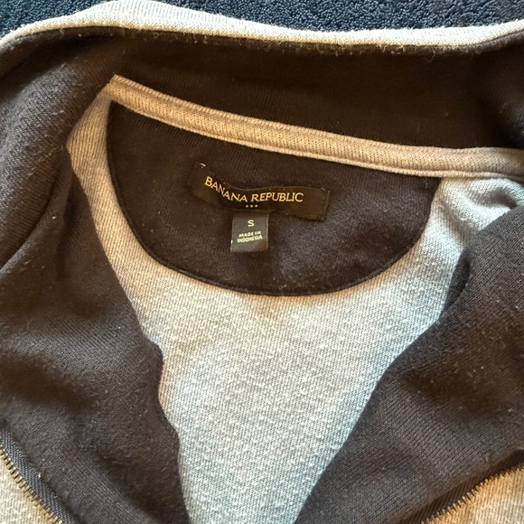 Banana Republic Sweater - Picture 3 of 3